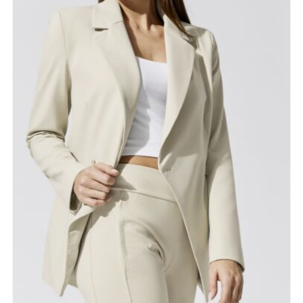 Blazer - Picture 8 of 9
